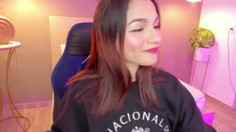 Snapshot of luma_sky chatting on 09-16-25, 04:24 L U M A online show from 09-16-25, 04:24