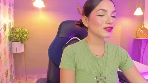 Snapshot of luma_sky chatting on 09-25-25, 02:37 L U M A online show from 09-25-25, 02:37