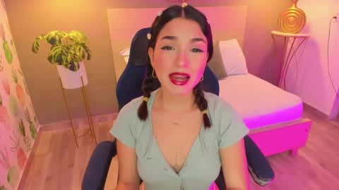 Snapshot of luma_sky chatting on 10-05-25, 02:54 L U M A online show from 10-05-25, 02:54