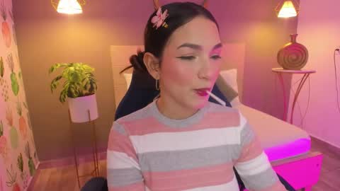 Snapshot of luma_sky chatting on 10-07-25, 03:14 L U M A online show from 10-07-25, 03:14