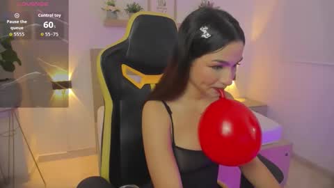 Snapshot of luma_sky chatting on 11-16-25, 03:01 L U M A online show from 11-16-25, 03:01