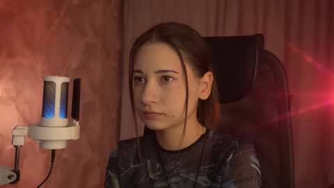 Amelia online show from 09-20-25, 12:00