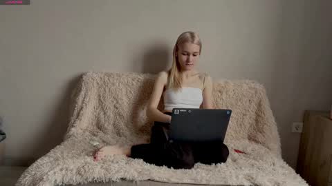 Snapshot of lumpyamsonia chatting on 11-27-25, 07:21 lumpyamsonia online show from 11-27-25, 07:21