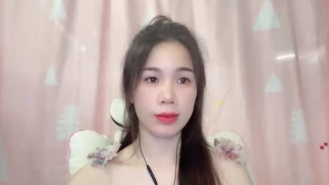 Snapshot of luna4739 chatting on 05-31-26, 06:09 Luna online show from 05-31-26, 06:09