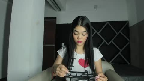 Snapshot of luna__02 chatting on 07-05-26, 12:01 Luna online show from 07-05-26, 12:01