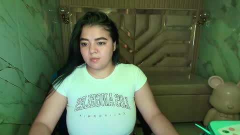 Snapshot of luna__r_ chatting on 05-02-26, 03:33 Luna online show from 05-02-26, 03:33