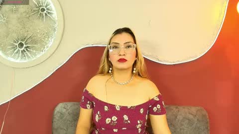 Snapshot of luna__velvet chatting on 05-26-26, 12:34 luna__velvet online show from 05-26-26, 12:34