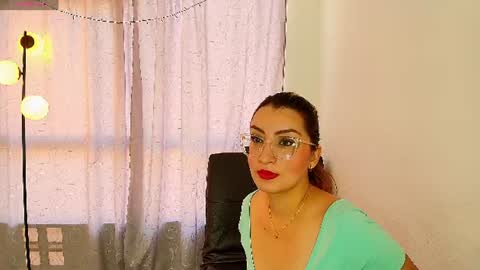 Snapshot of luna__velvet chatting on 07-02-26, 12:44 luna__velvet online show from 07-02-26, 12:44