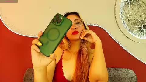 Snapshot of luna__velvet chatting on 07-28-26, 01:32 luna__velvet online show from 07-28-26, 01:32