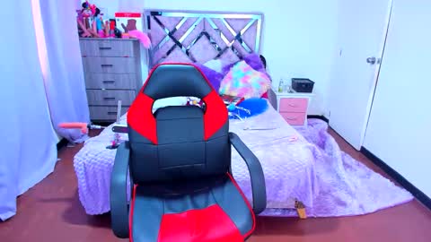 Snapshot of luna_analya chatting on 12-19-25, 12:12 luna_analya online show from 12-19-25, 12:12