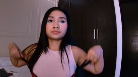 luna and banji online show from 11-18-25, 01:04