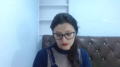 Snapshot of luna_azul_15 chatting on 01-06-25, 04:34 dalia online show from 01-06-25, 04:34