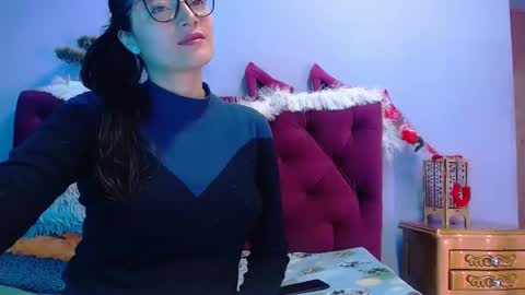 Snapshot of luna_azul_15 chatting on 01-11-25, 01:53 dalia online show from 01-11-25, 01:53
