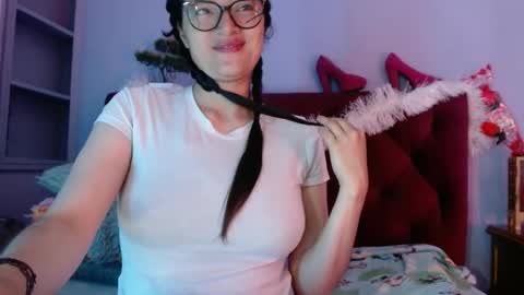 Snapshot of luna_azul_15 chatting on 01-14-25, 02:00 dalia online show from 01-14-25, 02:00