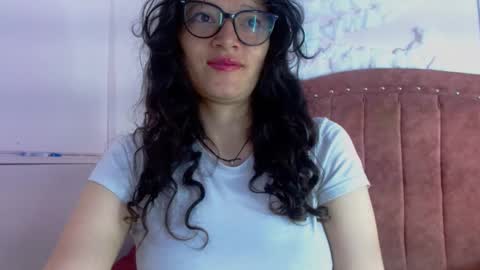 Snapshot of luna_azul_15 chatting on 01-21-25, 02:05 dalia online show from 01-21-25, 02:05