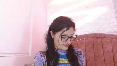 Snapshot of luna_azul_15 chatting on 01-30-25, 01:31 dalia online show from 01-30-25, 01:31