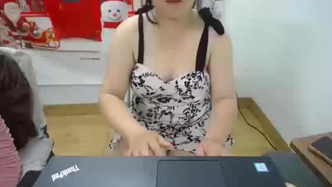 luna_baby999 online show from 12-16-25, 11:48
