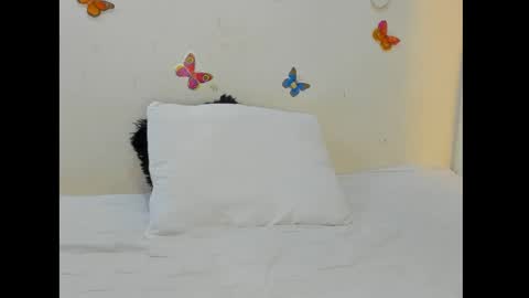 Snapshot of luna_bellla chatting on 05-11-26, 12:11 Luna online show from 05-11-26, 12:11