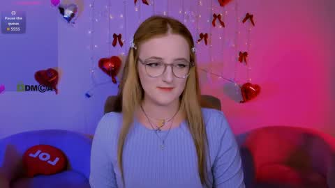 luna_berryy online show from 05-08-26, 07:52