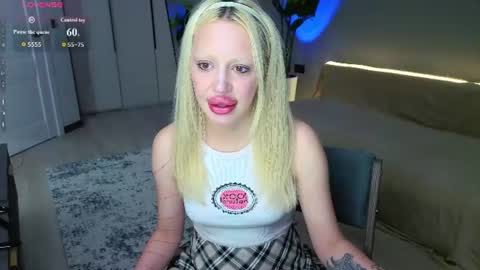 Snapshot of luna_beverly chatting on 06-20-26, 09:06 luna_beverly online show from 06-20-26, 09:06