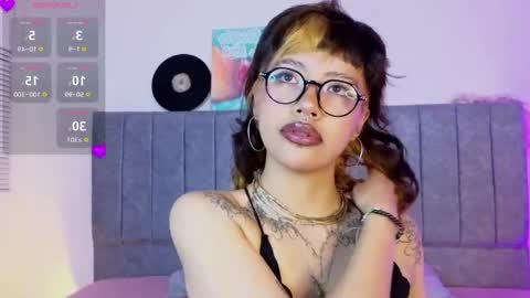 luna_blooms online show from 04-15-26, 11:39