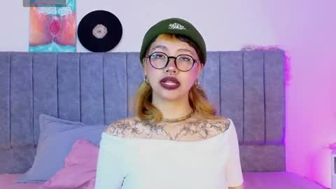 luna_blooms online show from 04-19-26, 12:26