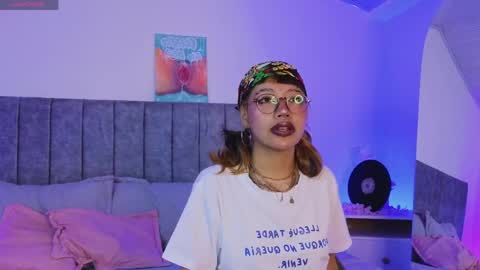 luna_blooms online show from 04-24-26, 11:56