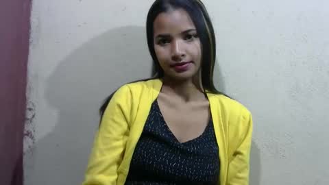Snapshot of luna_cherry0 chatting on 05-18-26, 04:18 Laura online show from 05-18-26, 04:18