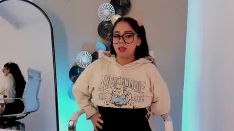 Snapshot of luna_cute14 chatting on 12-18-25, 12:55 luna_cute14 online show from 12-18-25, 12:55