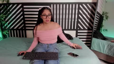 Snapshot of luna_cute14 chatting on 12-22-25, 07:55 luna_cute14 online show from 12-22-25, 07:55