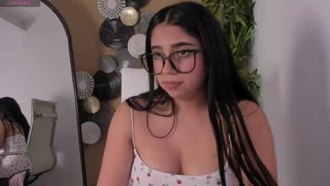 Snapshot of luna_cute14 chatting on 04-23-26, 04:42 luna_cute14 online show from 04-23-26, 04:42