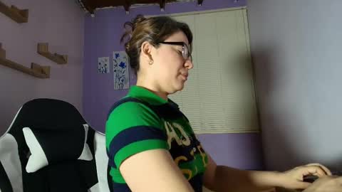 Snapshot of luna_desiree chatting on 10-14-25, 08:04 luna_desiree online show from 10-14-25, 08:04