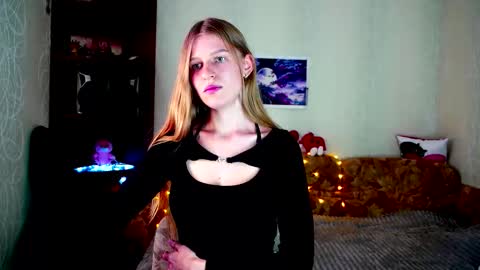 Snapshot of luna_evan chatting on 10-03-25, 10:23 luna_evan online show from 10-03-25, 10:23