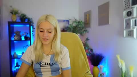 Snapshot of luna_grace18 chatting on 06-30-26, 01:01 luna_grace18 online show from 06-30-26, 01:01