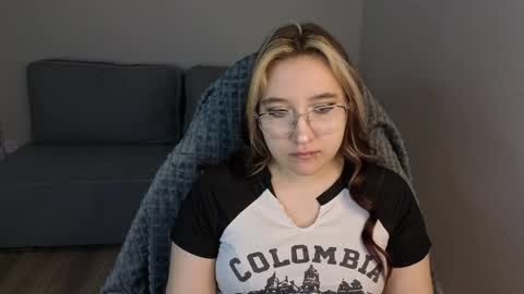 Luna Host online show from 04-02-26, 01:36