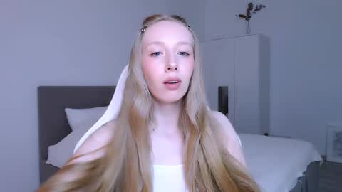 Luna online show from 11-26-25, 08:54