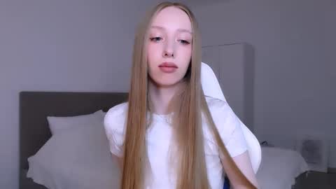 Luna online show from 03-18-26, 09:40