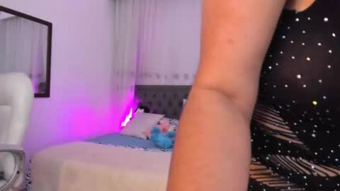 Snapshot of luna_jonnes1 chatting on 01-15-26, 11:15 Luna online show from 01-15-26, 11:15