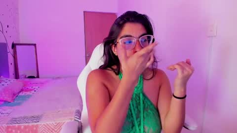 Snapshot of luna_jonnes1 chatting on 04-02-26, 06:27 Luna online show from 04-02-26, 06:27