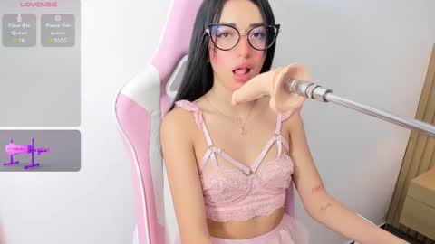Snapshot of luna_kiss18 chatting on 03-11-25, 12:06 luna_kiss18 online show from 03-11-25, 12:06