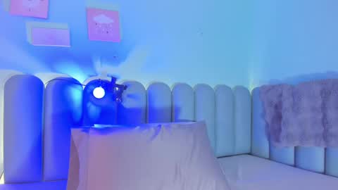 Snapshot of luna_kiss18 chatting on 09-11-25, 02:06 luna_kiss18 online show from 09-11-25, 02:06