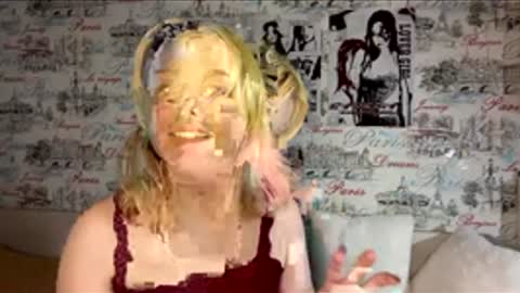 Luna online show from 03-31-26, 07:03