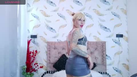luna_lm online show from 05-20-26, 07:53