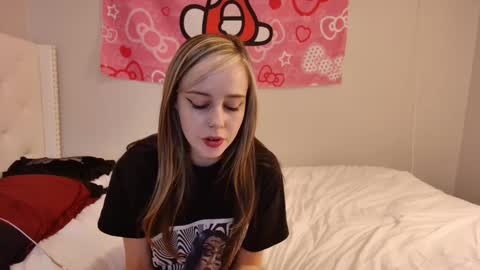 Snapshot of luna_lovelyy chatting on 12-07-24, 08:44 Luna online show from 12-07-24, 08:44