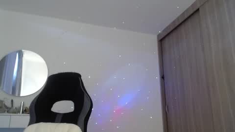 Luna online show from 09-24-25, 06:33