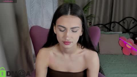 Snapshot of luna_mee chatting on 02-08-26, 07:56 Adele online show from 02-08-26, 07:56