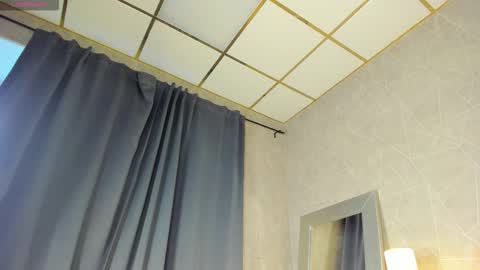 Snapshot of luna_mee chatting on 02-20-26, 06:26 Adele online show from 02-20-26, 06:26