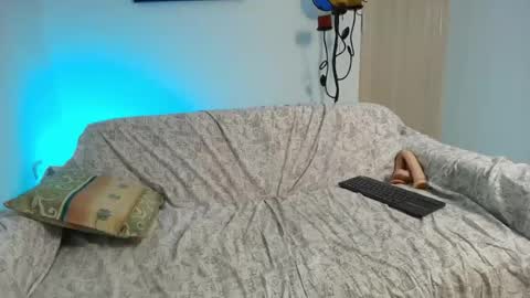 Snapshot of luna_monroee chatting on 07-24-26, 02:37 Lunaa online show from 07-24-26, 02:37