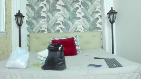 Snapshot of luna_morgan_ chatting on 02-27-25, 09:22 Luna Morgan online show from 02-27-25, 09:22