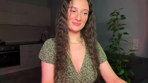 luna_raee online show from 11-24-25, 06:40